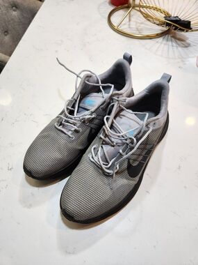 Nike Men’s Gray and Black Mesh Athletic Sneakers